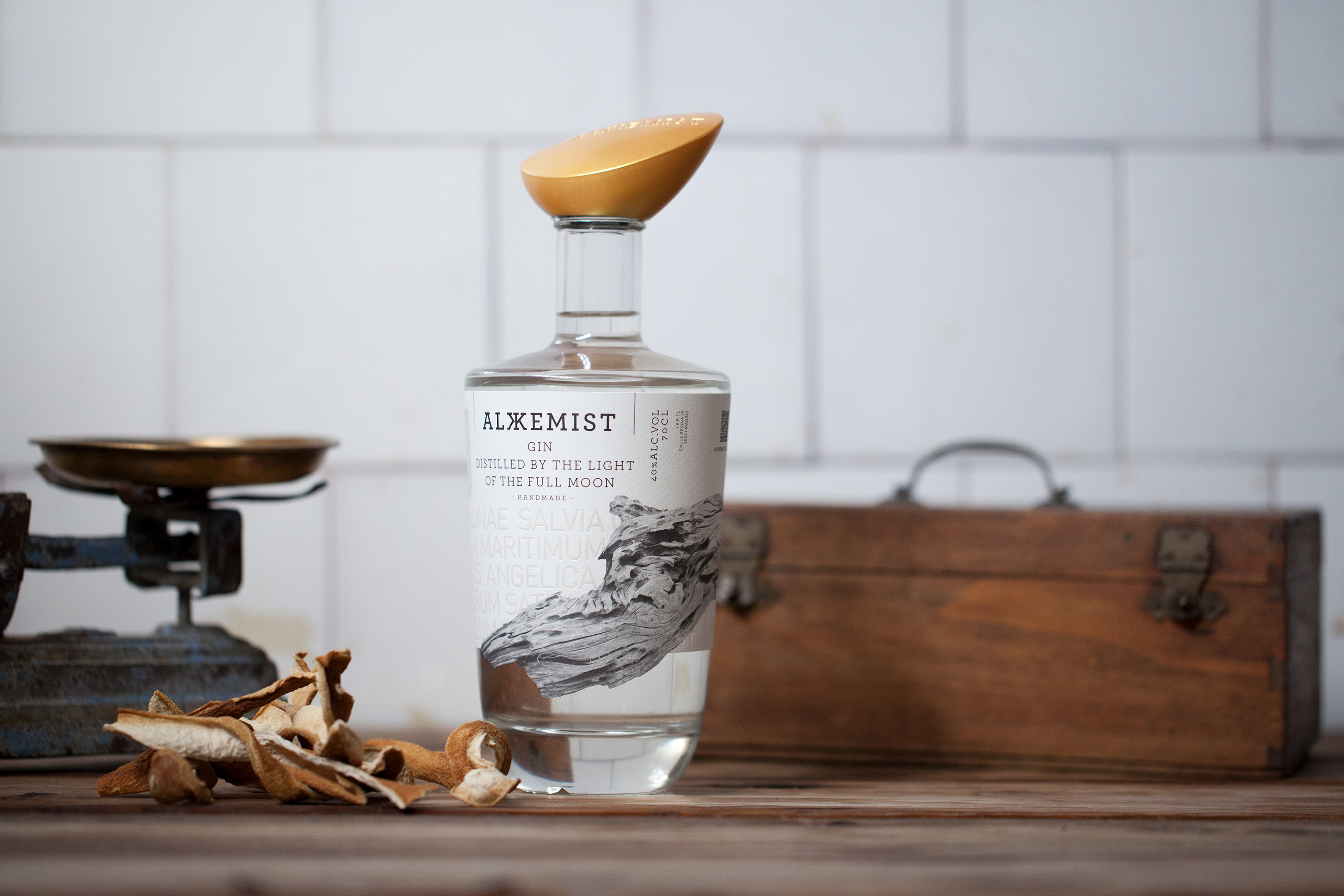 Alkkemist SeriesNemo gin luxury exclusive product bottle design barcelona