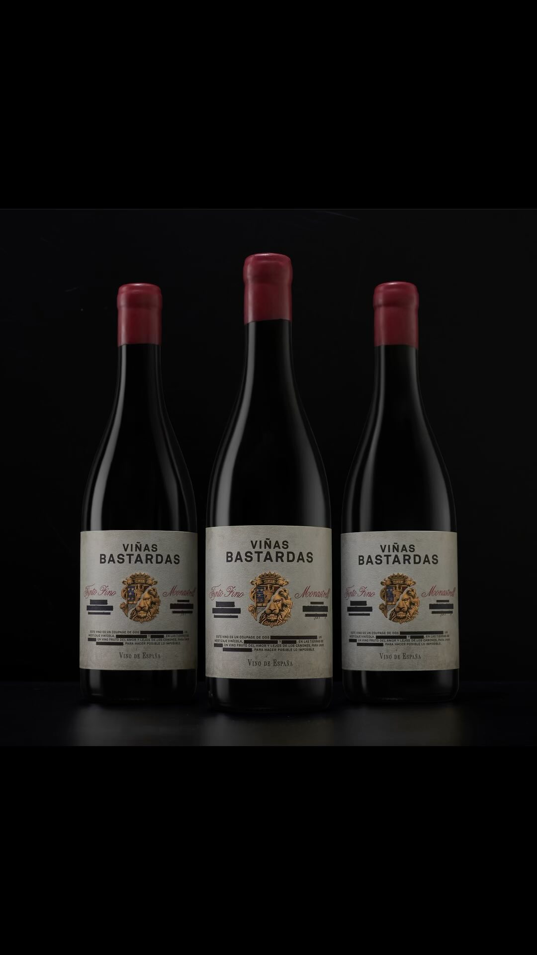 Viñas Bastardas da nombre a un vino que ensambla dos tierras, dos variedades, dos familias. Una unión que no deja indiferente, alejada de los cánones que censuran ciertos contenidos de la etiqueta.  Elegante, atemporal, rotundo y orgulloso. Así es el nuevo proyecto de @bodegascasarojo .\\n\\nViñas Bastardas gives its name to a wine that blends two lands, two varieties, two families. A union that leaves no one indifferent, far from the canons that censure certain contents of the label.  Elegant, time