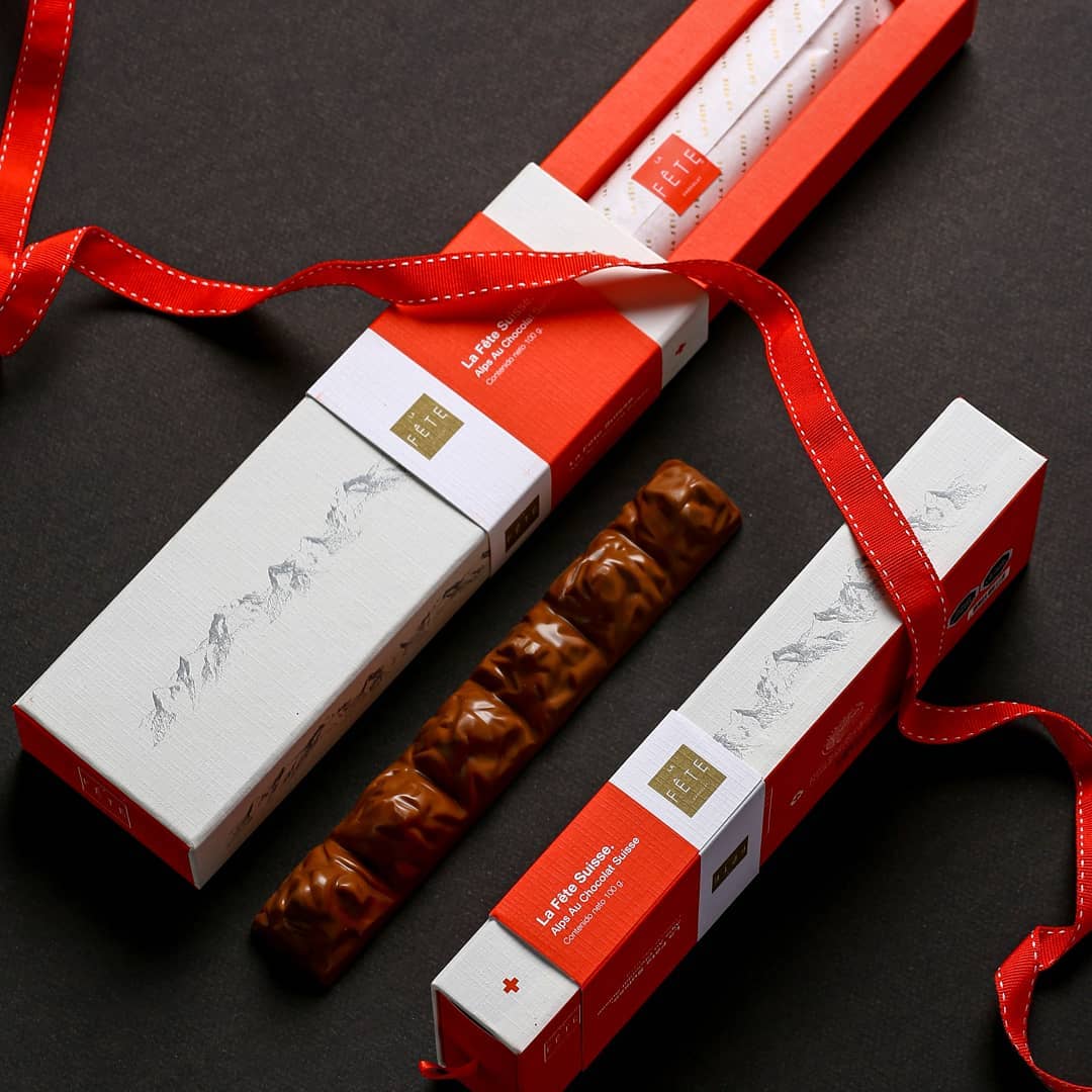 Diseño de Packaging para línea La Fête Suisse, explora las delicias del Cacao, conoce nuestros trabajos en jvdestudio.cl\\n