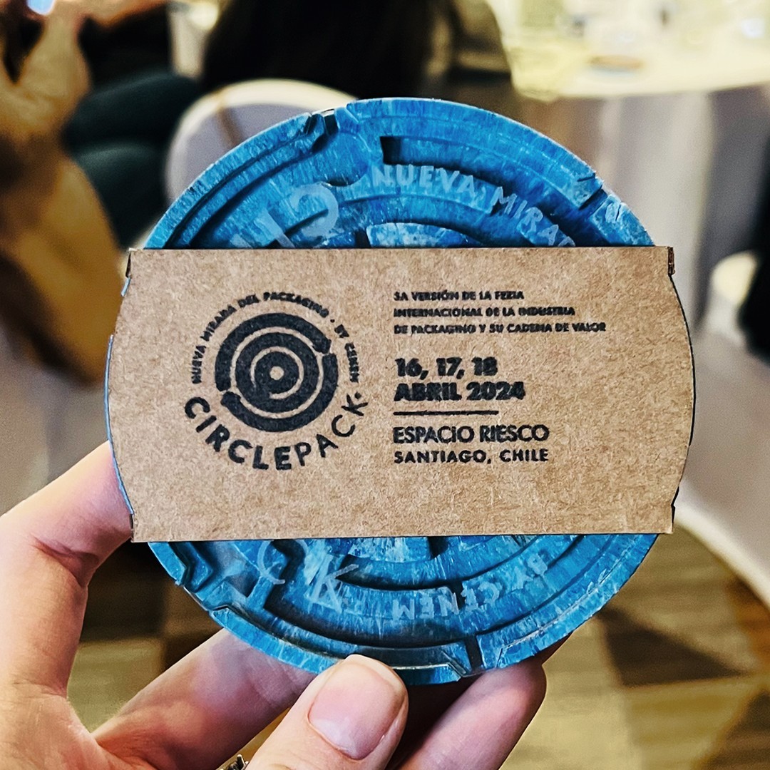 Hoy compartimos un rico desayuno con nuestros amigos de @cenem_chile en la XXIX Asamblea General Ordinaria de Socios, en donde participamos como miembros y desarrolladores del Branding y estrategia comunicacional de la Feria Internacional de Packaging y su cadena de valor Circle Pack.\\n\\nConversamos sobre diversos proyectos y de esta nueva mirada del Packaging, en donde este no es basura sino que un recurso.\\n\\nNos encantó poder visitar el centro y compartir con los otros socios para proyectar nueva