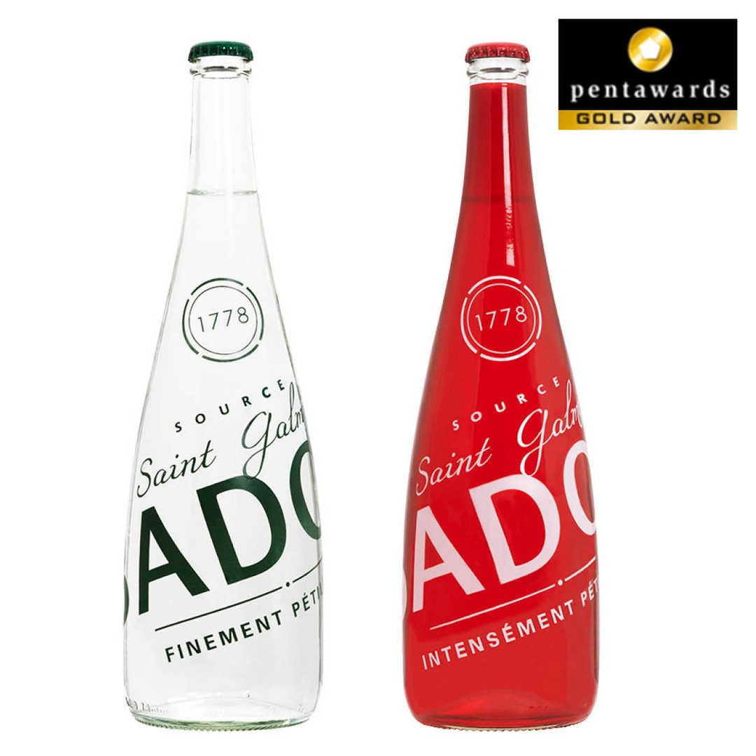Photo by Betcdesign on October 12, 2023. May be an image of water bottle, bottle, sparkling water and text that says 'eHas pentawards GOLD AWARD 1778 1778 AD PÉT Saint SOURCE Gal AD Saint FINEMENT INTENSÉMENT INTENSÉMENT'.