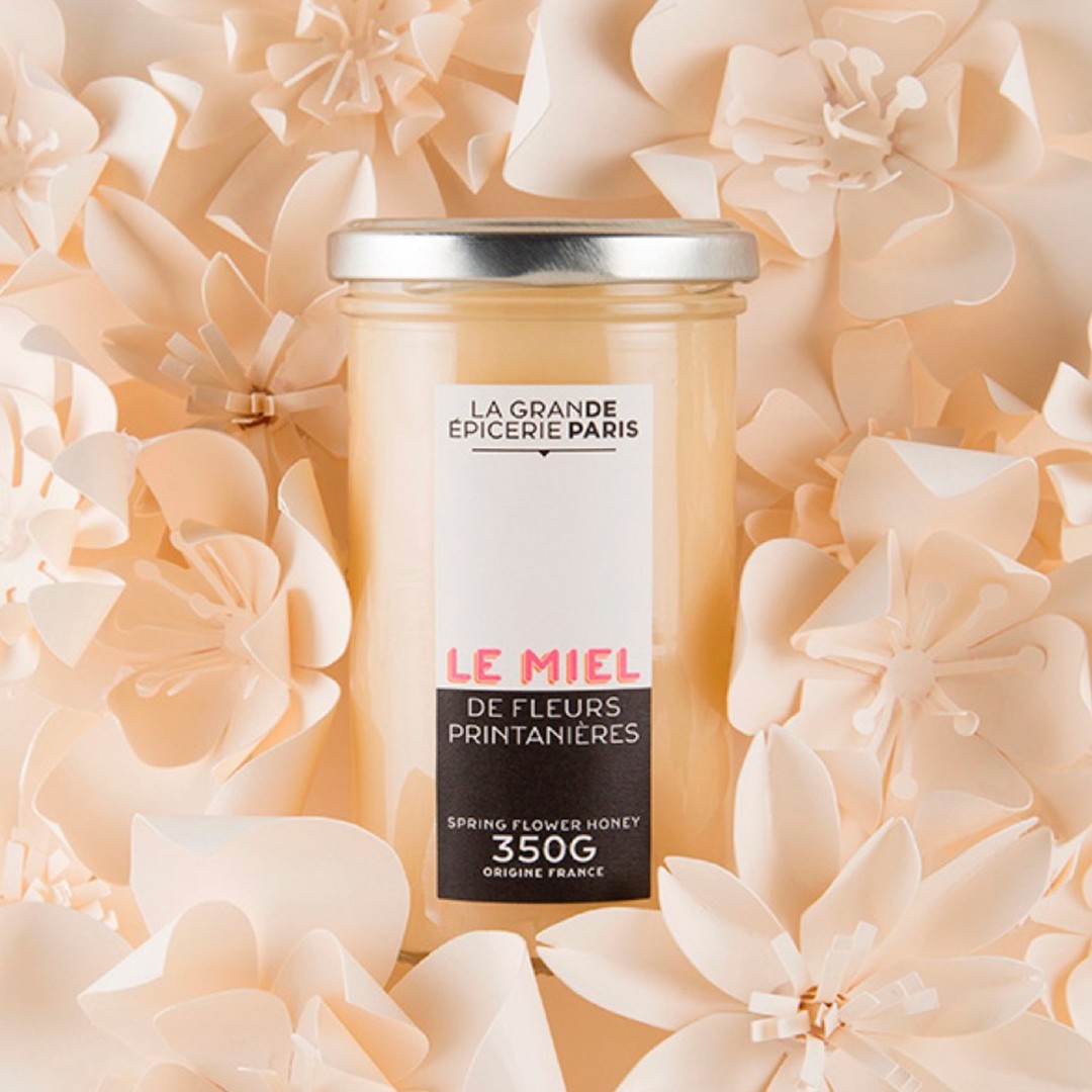Photo by Betcdesign on October 12, 2023. May be an image of fragrance, cosmetics, hand cream, lotion, candle and text.